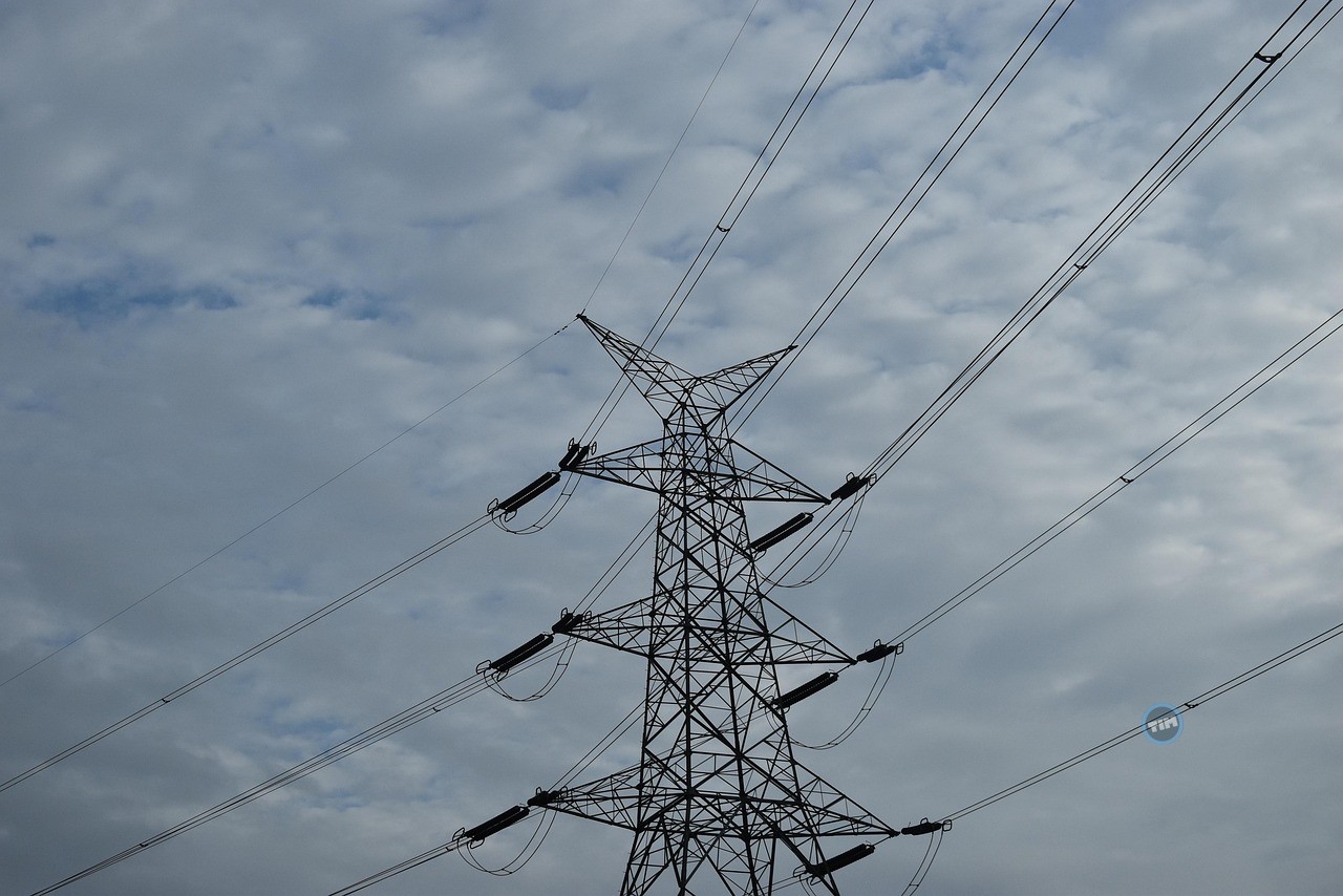 ELPW Stock Grinds Higher As Volatility Draws Active Traders Thumbnail