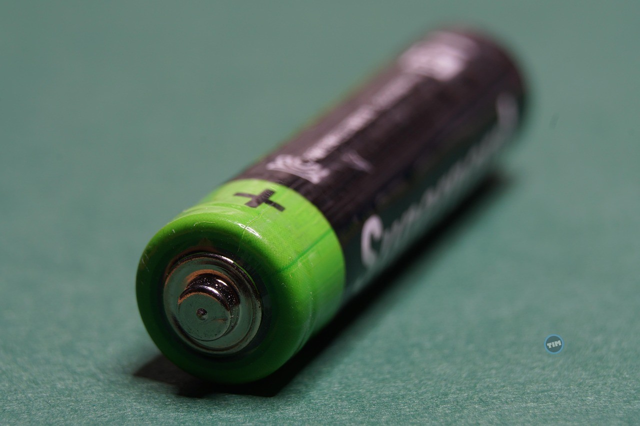 EOSE Stock Slides As Legal Probes Pressure High-Risk Battery Play Thumbnail
