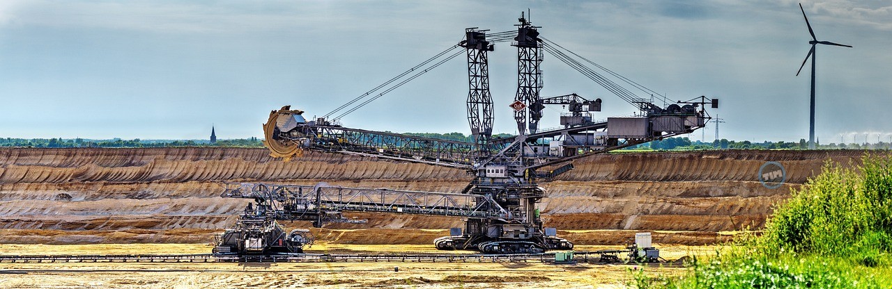GGB Stock Dips As Consolidation Tightens Around $5 Level Thumbnail