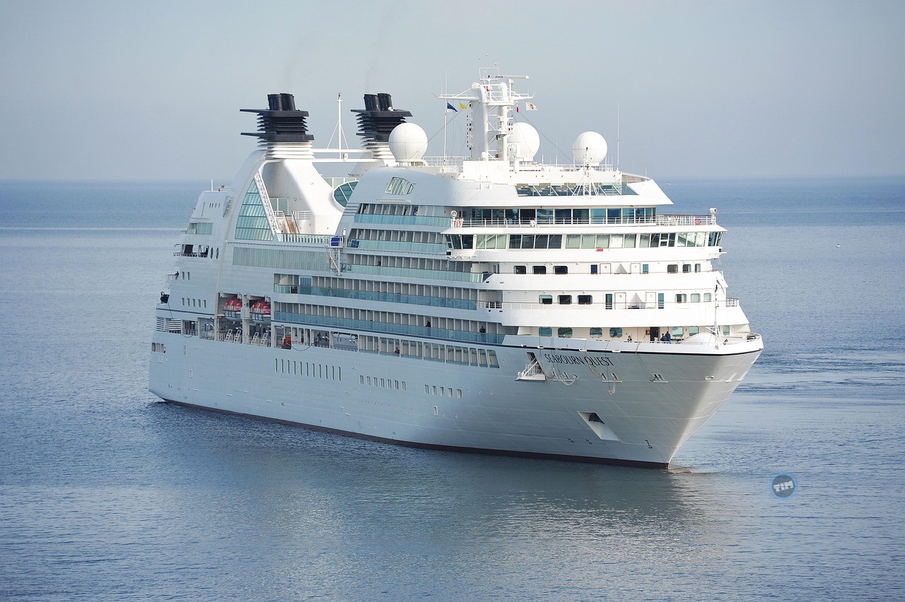 NCLH Stock Draws Traders as Debt Moves Meet Strong Cruise Demand Thumbnail