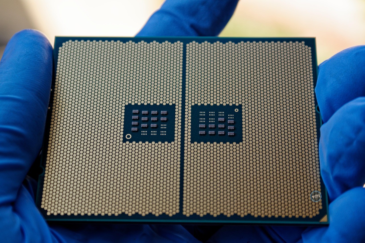 RMBS Extends AI Data Center Edge With New Power Chip Thumbnail